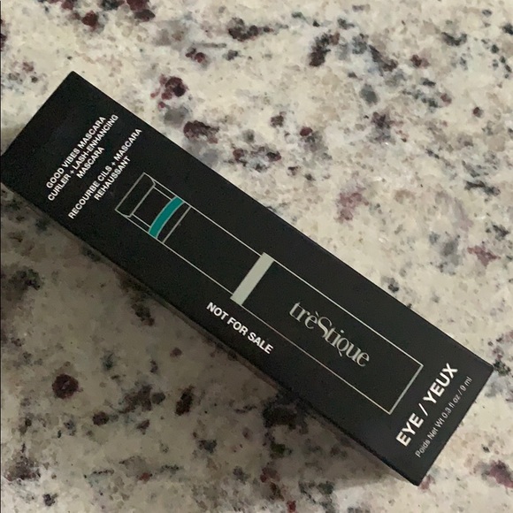 treStiQue Good Vibes Black Mascara w/curler - Picture 5 of 7